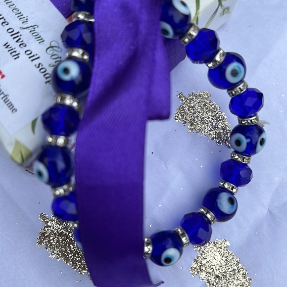 Gift wrapped Souvenir from Greece. Lavender soap with Stretch Evil Eye Bracelet. - Picture 4 of 7